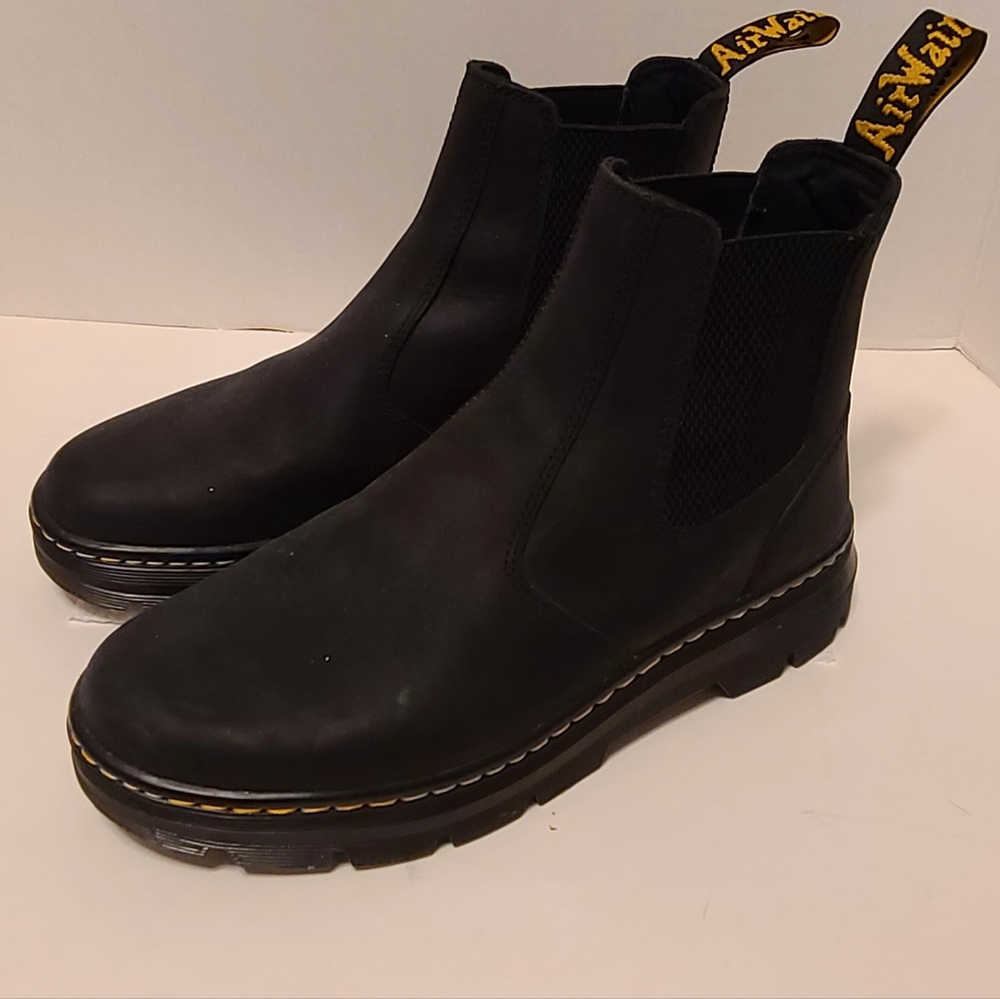 Dr Martens size 9m Chelsea boots